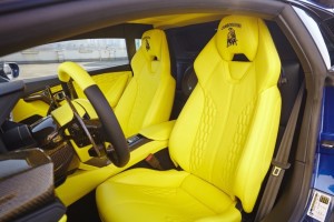 Lamborghini Huracan LP610-4 / čalounění interieru – kůže a alcantara (leather and alcantara interior)