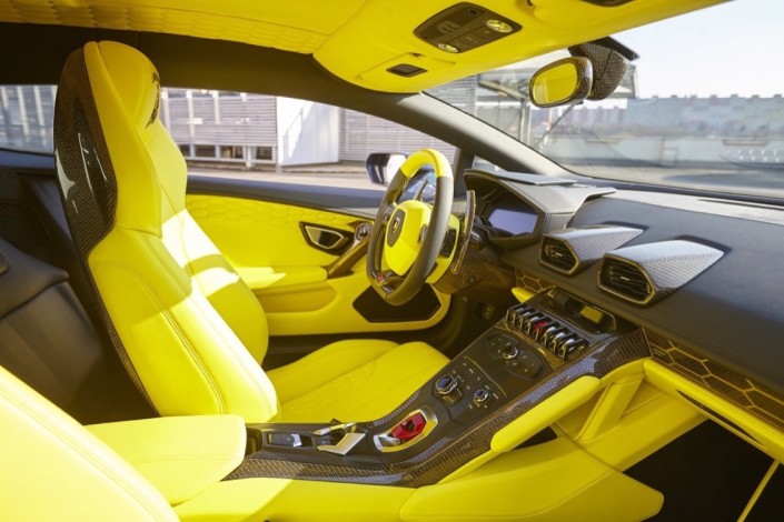 Lamborghini Huracan LP610-4 / čalounění interieru – kůže a alcantara (leather and alcantara interior)